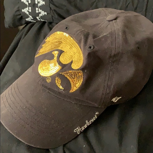 love your melon hawkeye hat